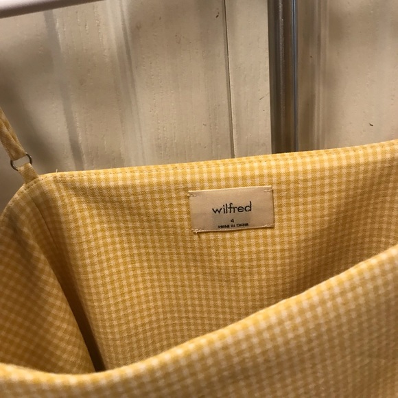 Aritzia (Wilfred) Size 4, plaid pattern, lightly worn - Picture 4 of 4